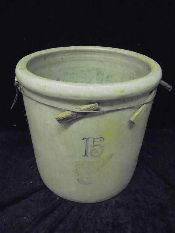 Redwing 15 Gallon Large Wing Crock, Cracked