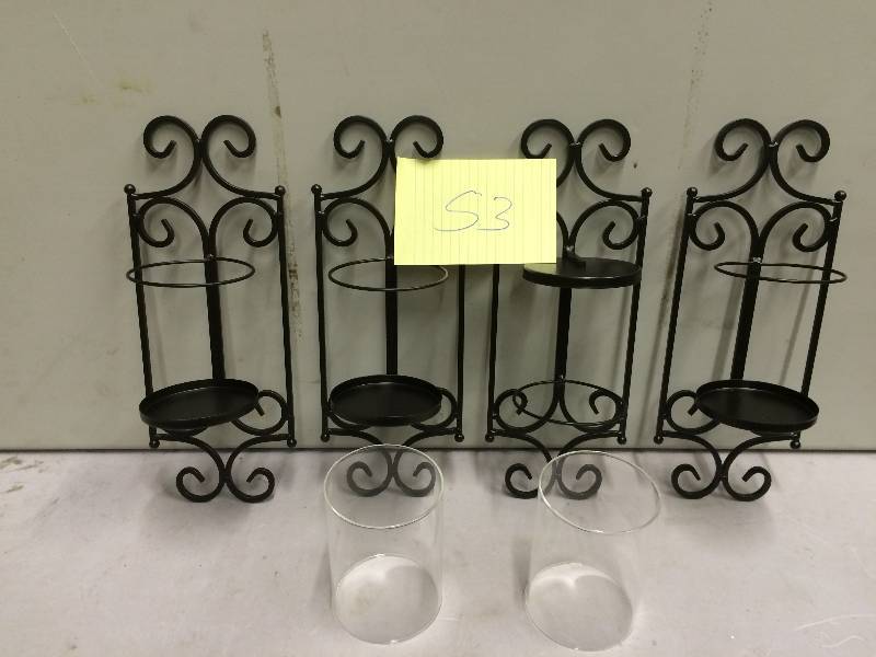 lot 53 image: Set of 4 wall Sconces  2 are missing glasses