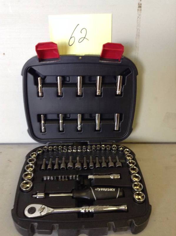 lot 62 image: Husky 65 Pc 14 in and 38 in Drive Mechanics Tool Set Never Used