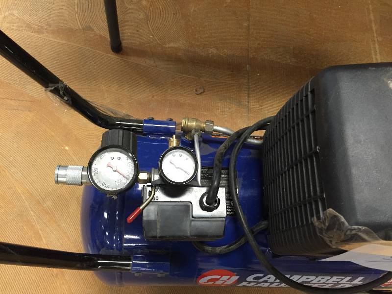lot 70 image: Campbell Hausfeld 8 Gal Compressor
