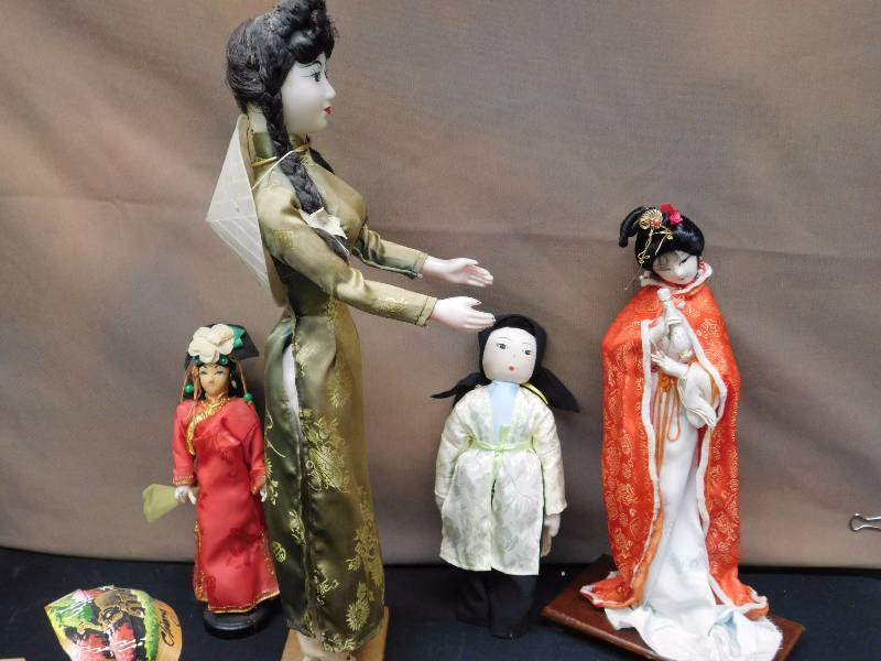 5 pieces of asian items