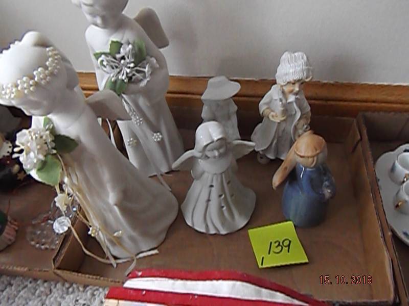 Figurines