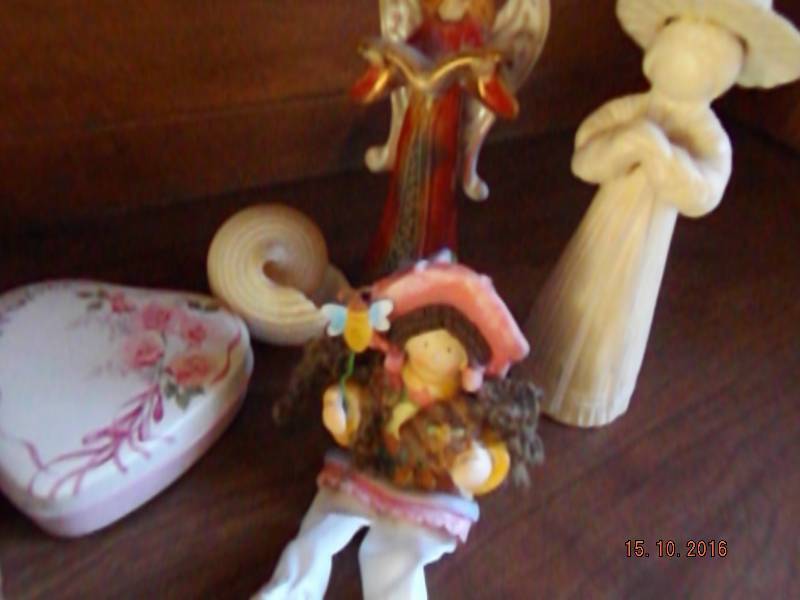 Figurines