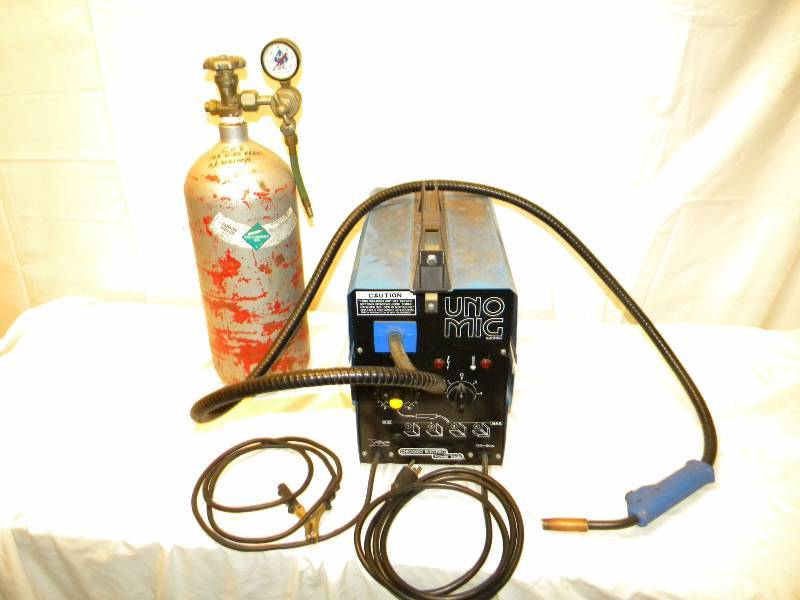 lot 2 image: Wire Feed Welder