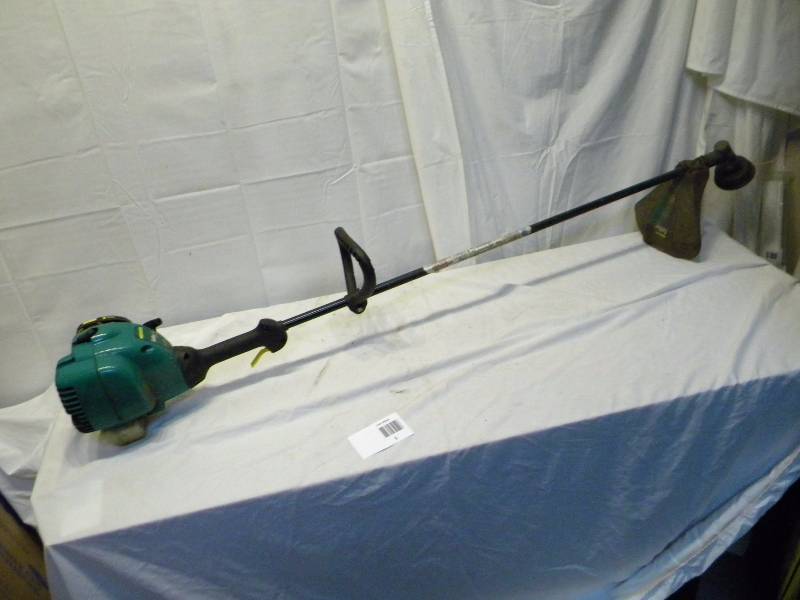 lot 5 image: Feather Lite Weed Wacker