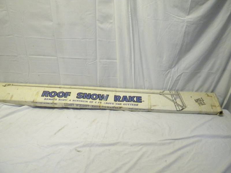 lot 9 image: 21 Roof Snow Rake