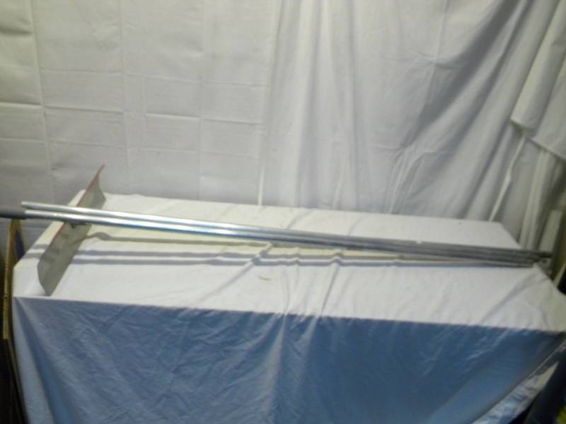 lot 17 image: Snow Roof Rake