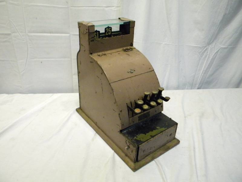 lot 19 image: Antique Michigan Cash Register