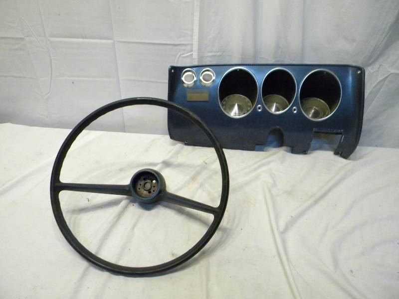 lot 8 image: 1964 - 66 Corvair 16 Steering Wheel and Instrument Panel