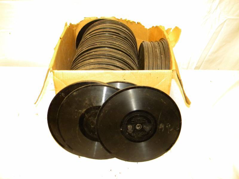 lot 26 image: Antique Edison Record Lot