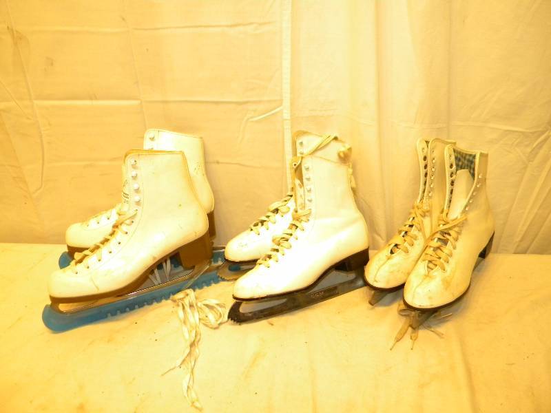 lot 37 image: Womens Ice Skate Lot