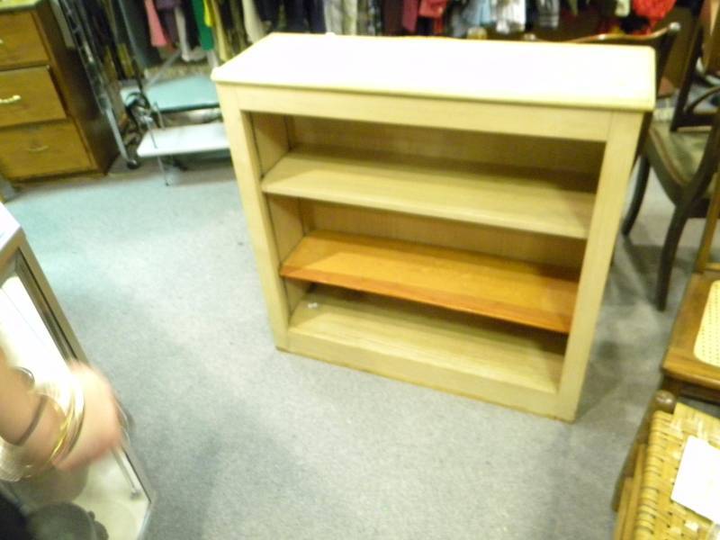 lot 71 image: Wood Shelf