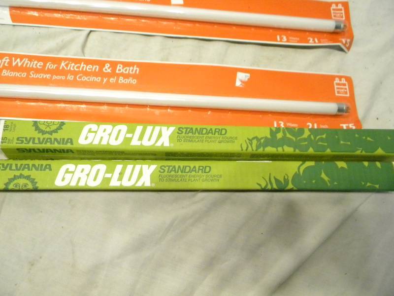 lot 100 image: Fluorescent Light Bulbs Lot