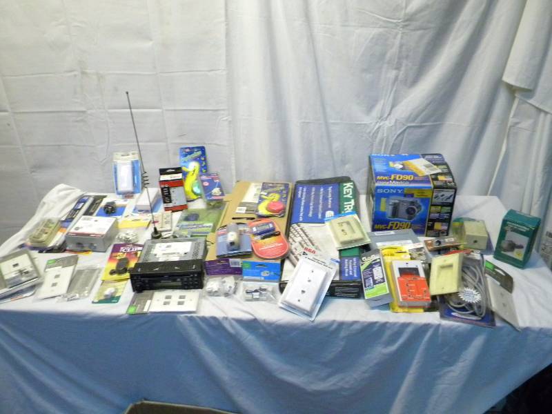 lot 107 image: Electrical Goodness Lot