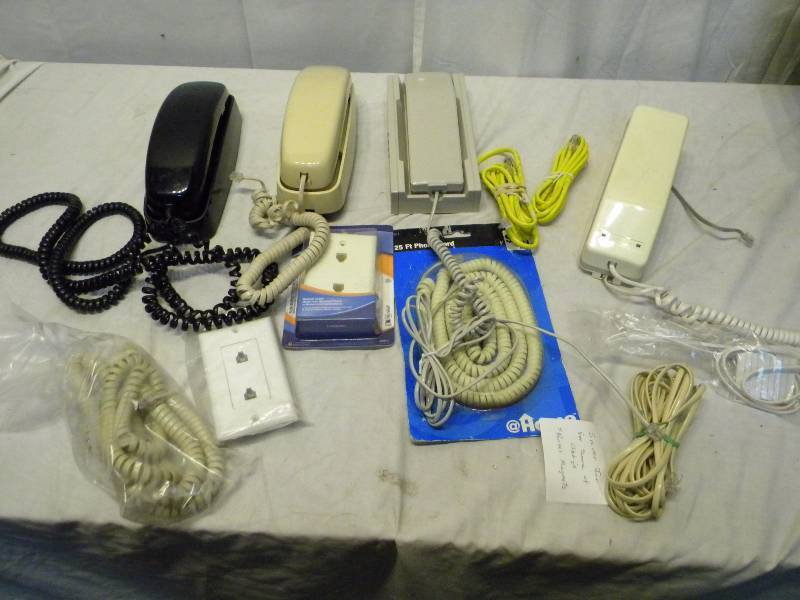 lot 109 image: Vintage Telephone Lot