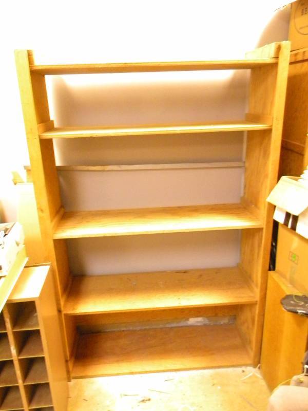 lot 117 image: Shelving Unit