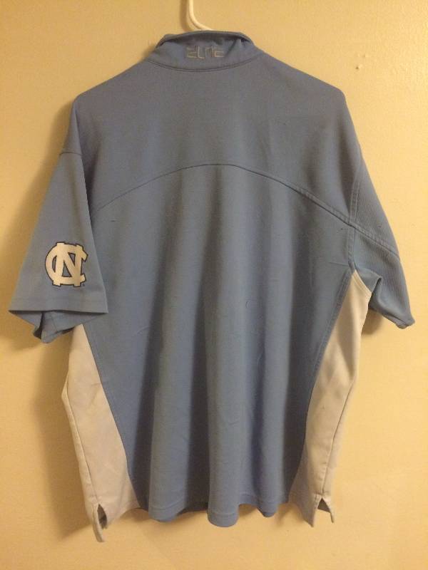 Tar Heels Warm Up Top