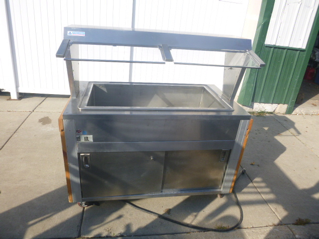 lot 4 image: Hot or Cold Table