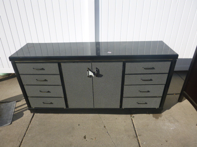 lot 7 image: Office Credenza