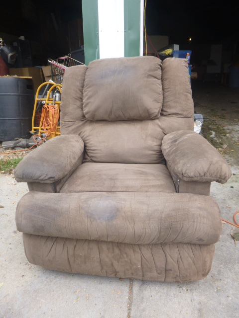 lot 11 image: Recliner with Heat and Massager