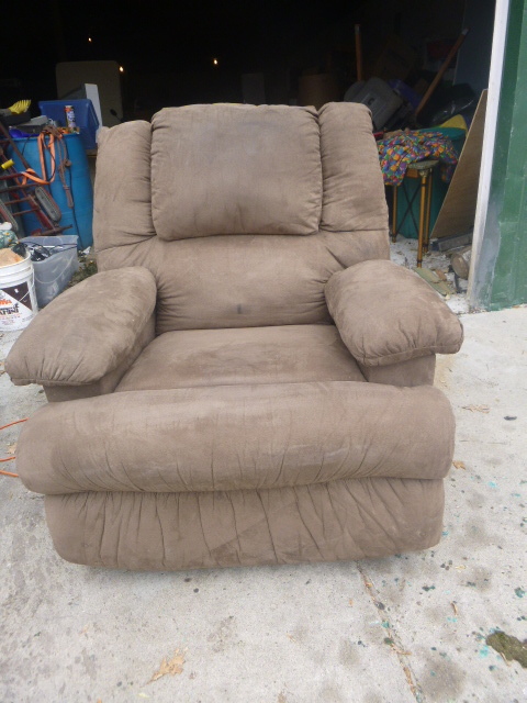 lot 12 image: Recliner with Heat and Massager