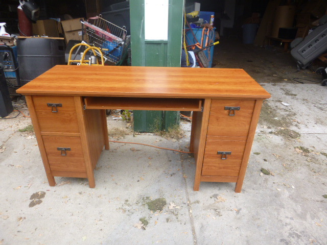 lot 16 image: Wooden Computer Desk