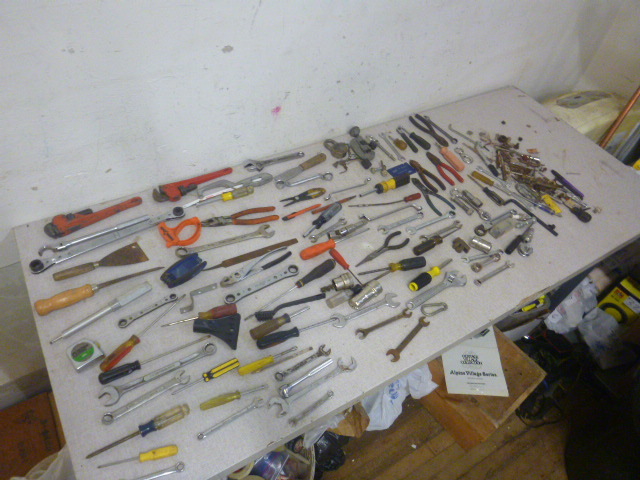 lot 24 image: Miscellaneous Tools