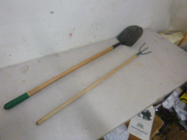 lot 40 image: Ground Scraper and Shovel