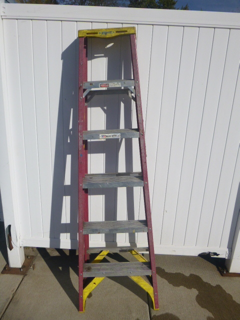 lot 50 image: Werner Fiber Glass Ladder