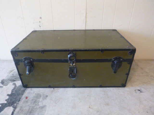 lot 52 image: Vintage Trunk