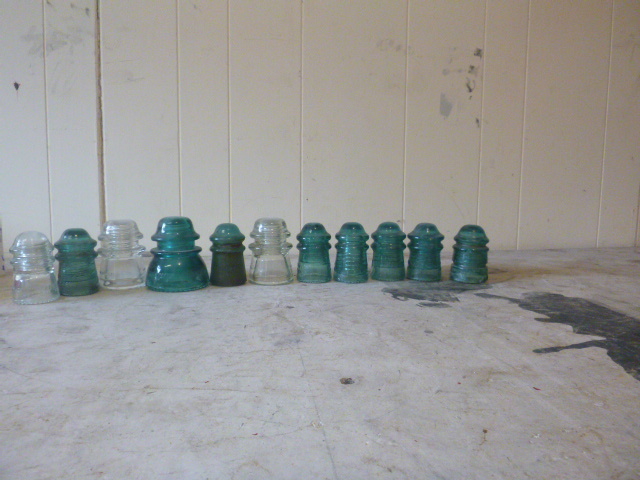 lot 59 image: 12 Vintage Insulators