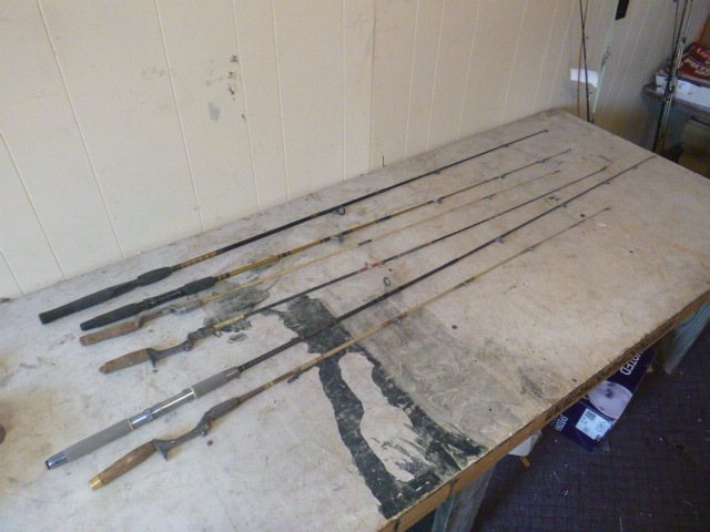 lot 92 image: 6 Fishing Rods