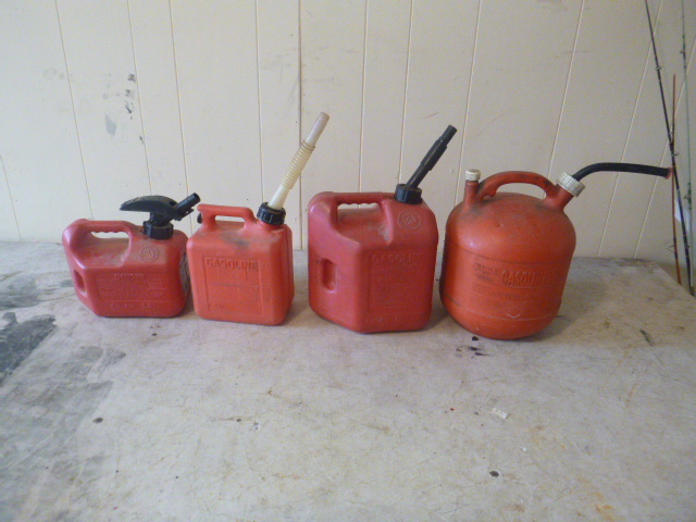 lot 95 image: 4 Gas Cans