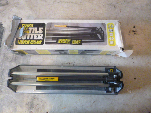 lot 97 image: Nattico Easy Score Tile Cutter