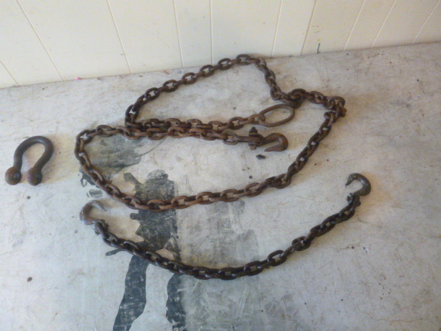 lot 108 image: Miscellaneous Chains
