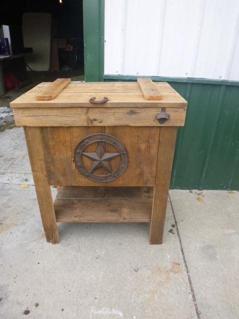 lot 113 image: Wooden Stand with Hidden Cooler