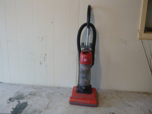 lot 137 image: Dirt Devil Easy Lite Vacuum Cleaner