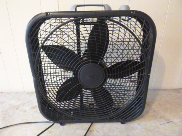 lot 138 image: Lasko Box Fan