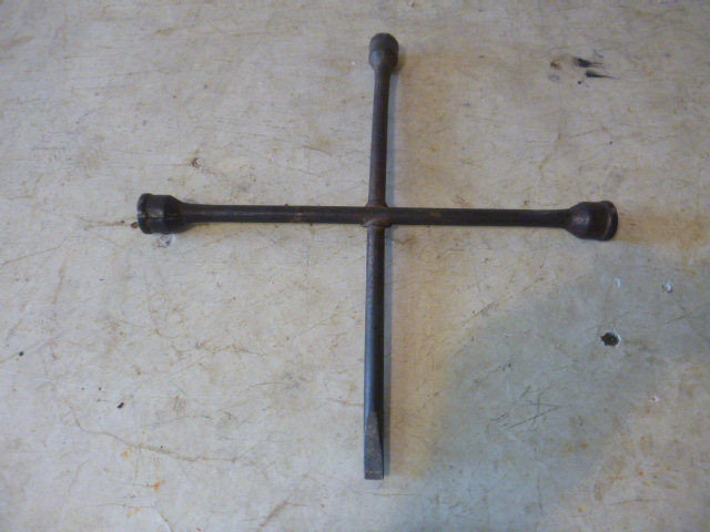 lot 144 image: 3 Way Lug Wrench