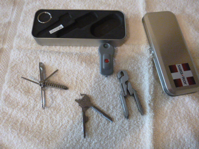 lot 146 image: Swiss Tech Gift Set Multi Tools