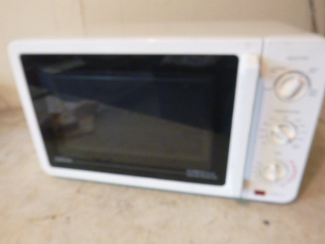 lot 156 image: Sunbeam Express Meal ToasterBroilerMicrowave Oven
