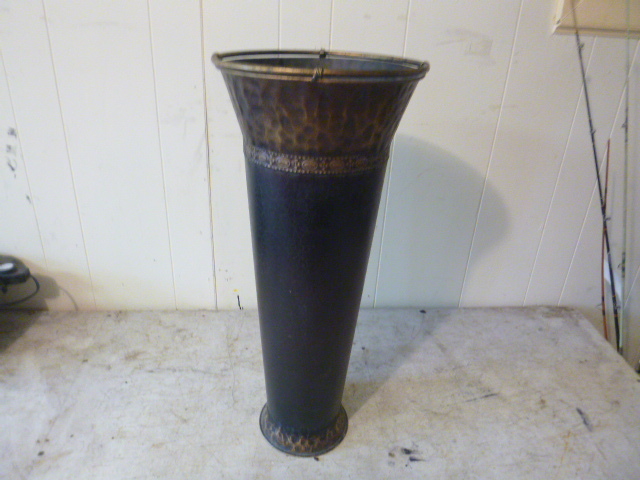 lot 158 image: Umbrella Stand Holder