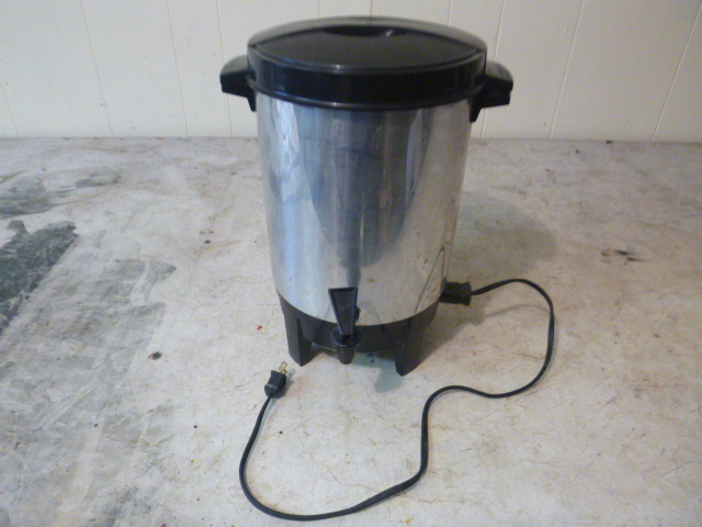 lot 172 image: Mirro Electric Coffee Pot
