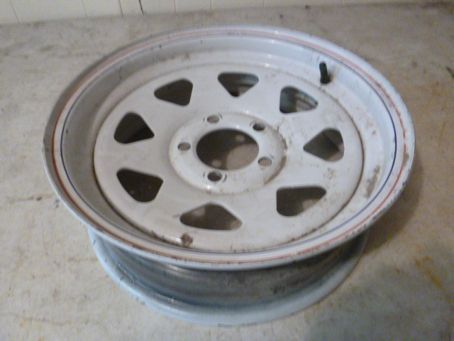 lot 173 image: Trailer Rim