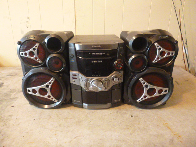 lot 177 image: Panasonic Tri-Amp CD Stereo System