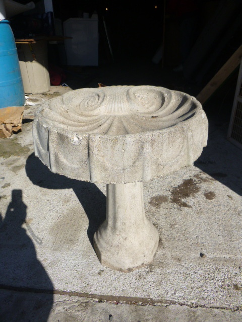 lot 185 image: Cement Bird Bath