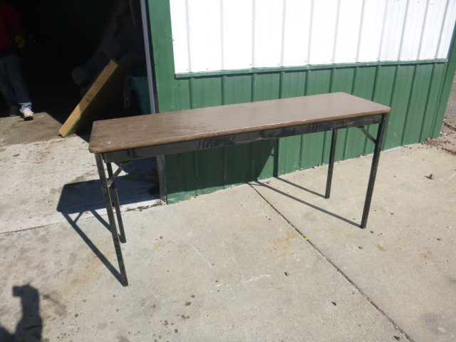 lot 198 image: Folding Table
