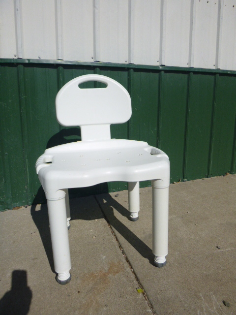 lot 203 image: Bath Tub Chair