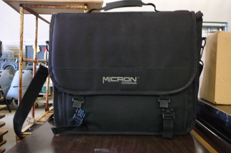 lot 100 image: Computer Bags