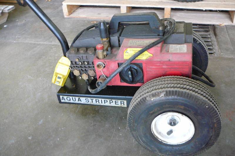 lot 107 image: Stripper